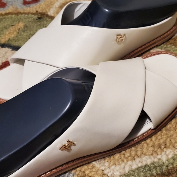 Tommy Hilfiger Cross Mule Slides - Picture 2 of 4